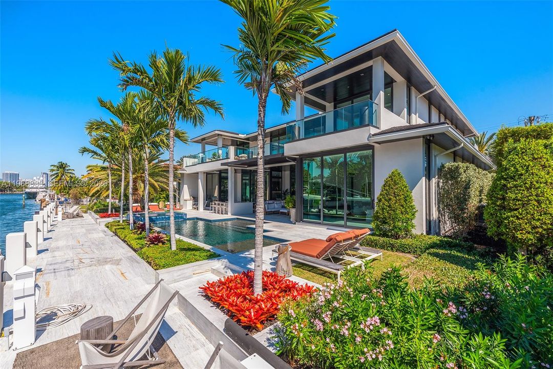 На продажу: $17,900,000 (6 спален, 6 ванн, 7341 Квадратных фут)