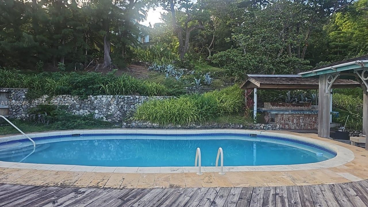 For Sale: $7,995,950 (3.50 acres)