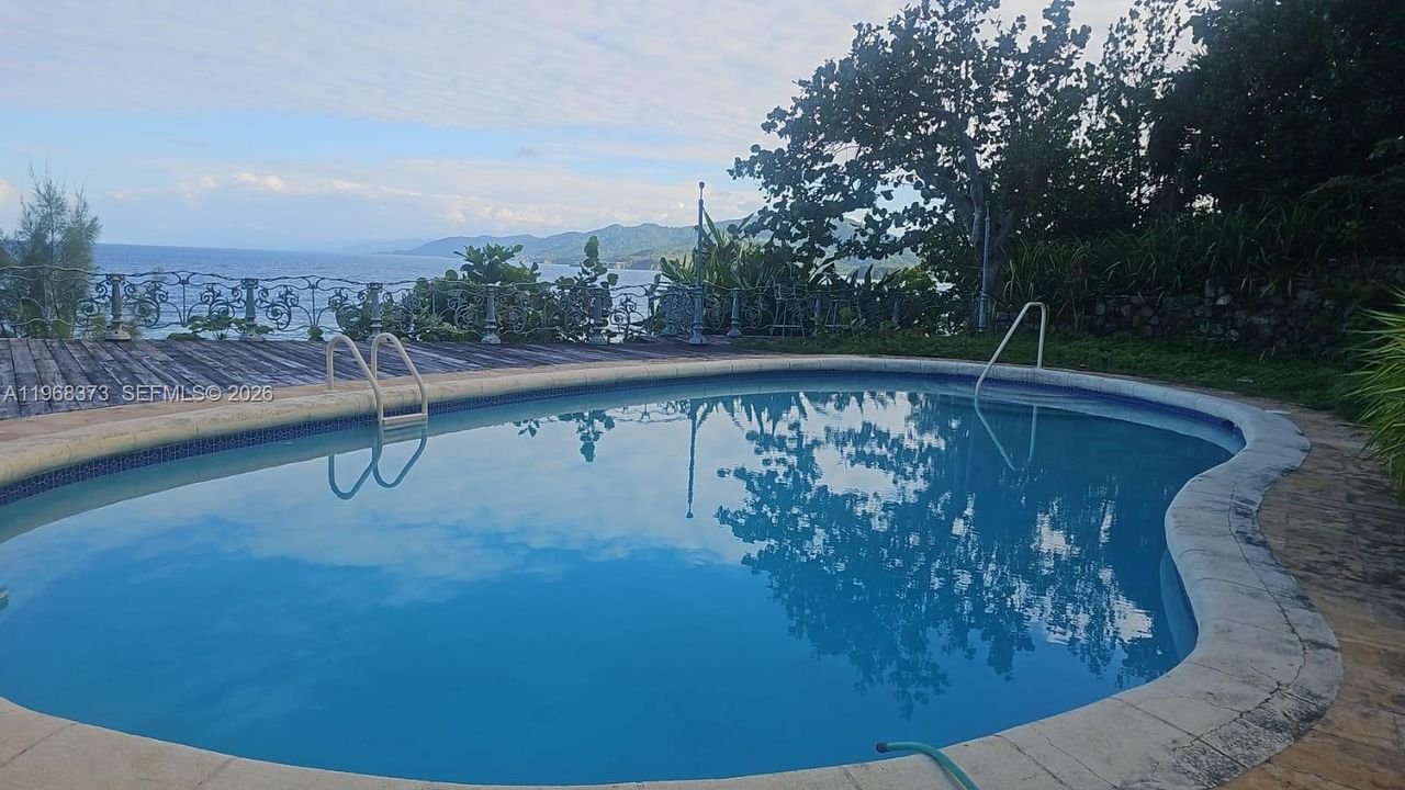 For Sale: $7,995,950 (3.50 acres)