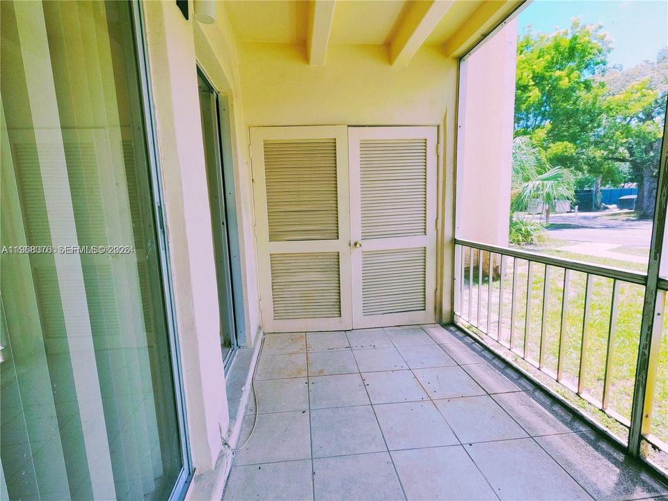 На продажу: $220,000 (1 спален, 1 ванн, 700 Квадратных фут)