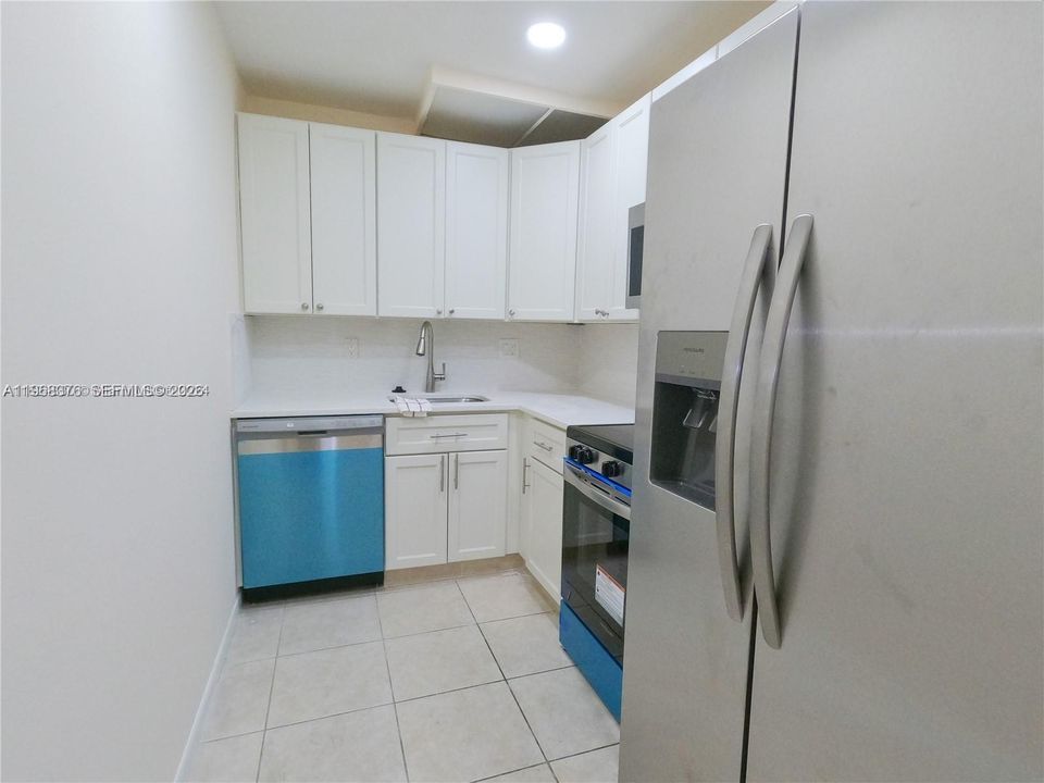 На продажу: $220,000 (1 спален, 1 ванн, 700 Квадратных фут)