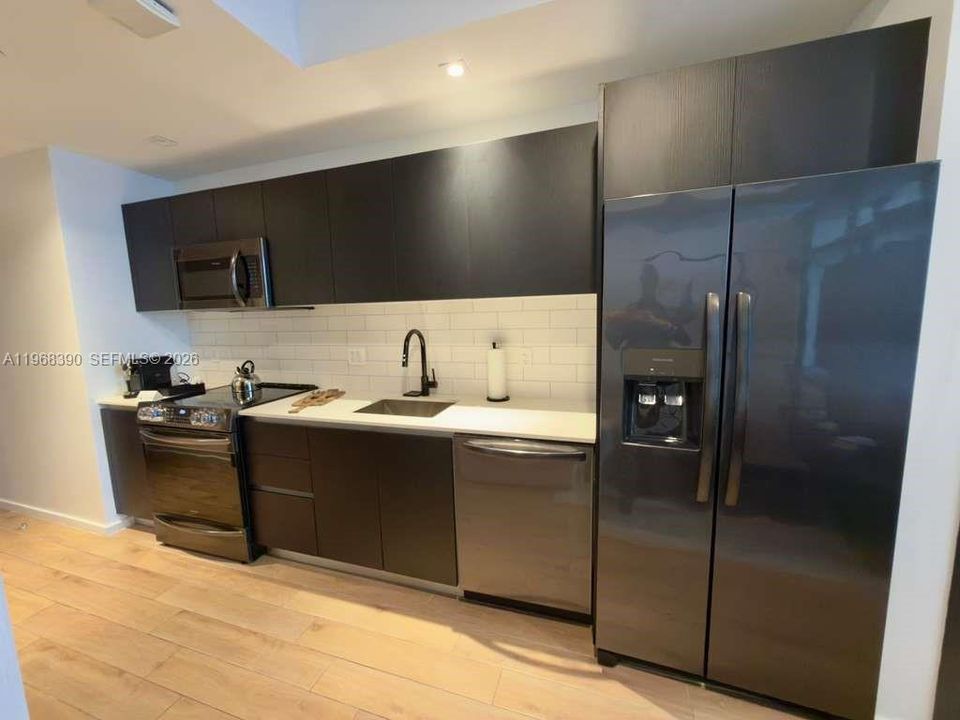 En Venta: $625,000 (0 camas, 1 baños, 357 Pies cuadrados)