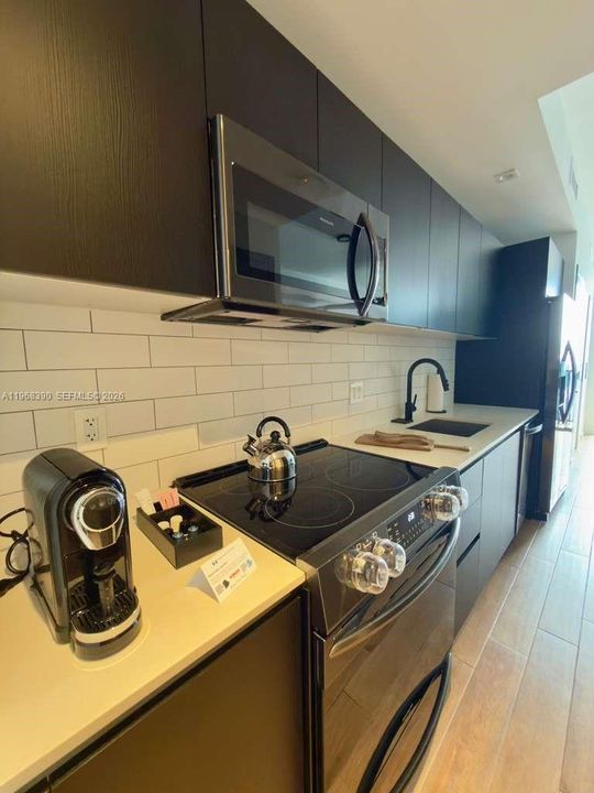 En Venta: $625,000 (0 camas, 1 baños, 357 Pies cuadrados)