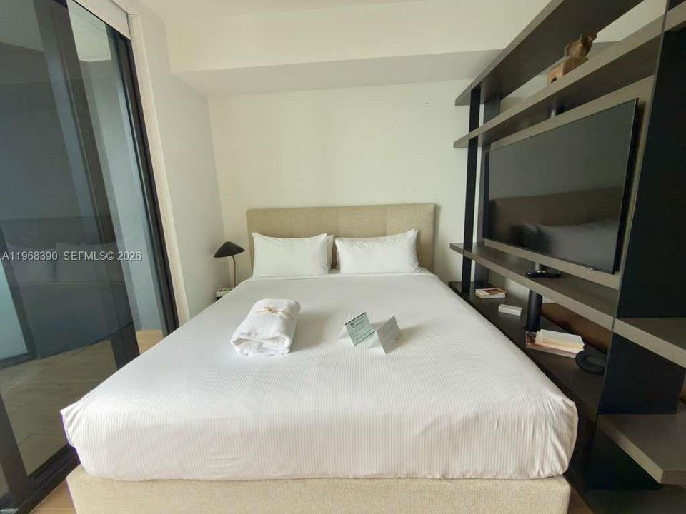 En Venta: $625,000 (0 camas, 1 baños, 357 Pies cuadrados)