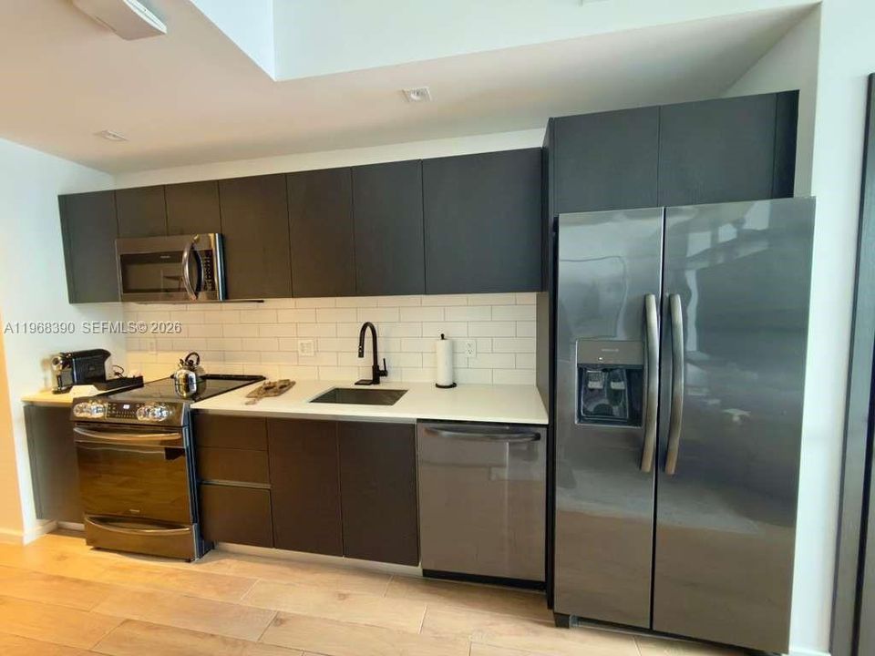 En Venta: $625,000 (0 camas, 1 baños, 357 Pies cuadrados)