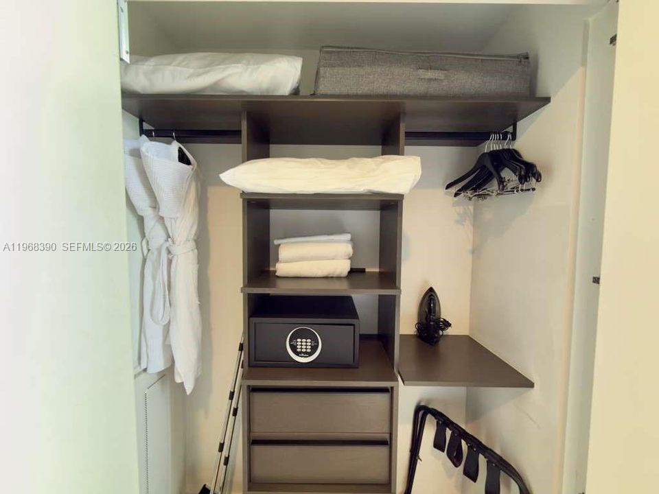 En Venta: $625,000 (0 camas, 1 baños, 357 Pies cuadrados)