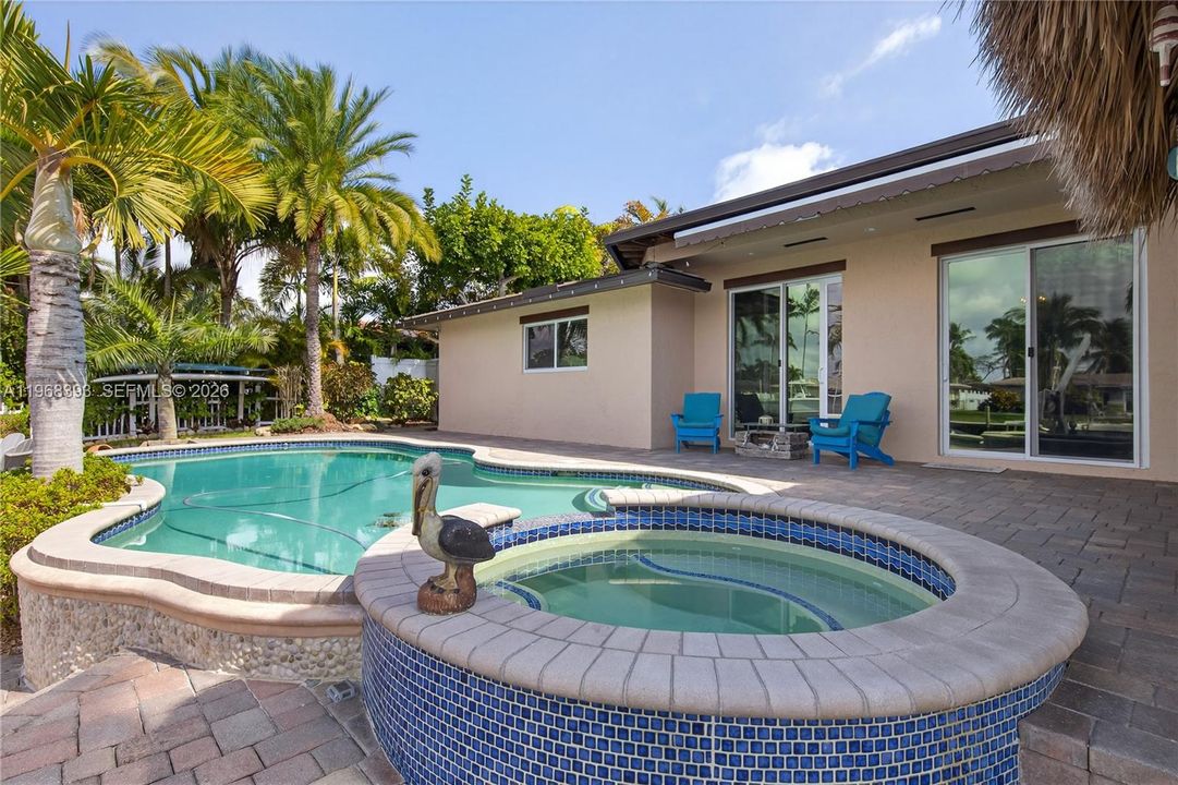 Vendido Recientemente: $1,599,999 (4 camas, 2 baños, 1975 Pies cuadrados)