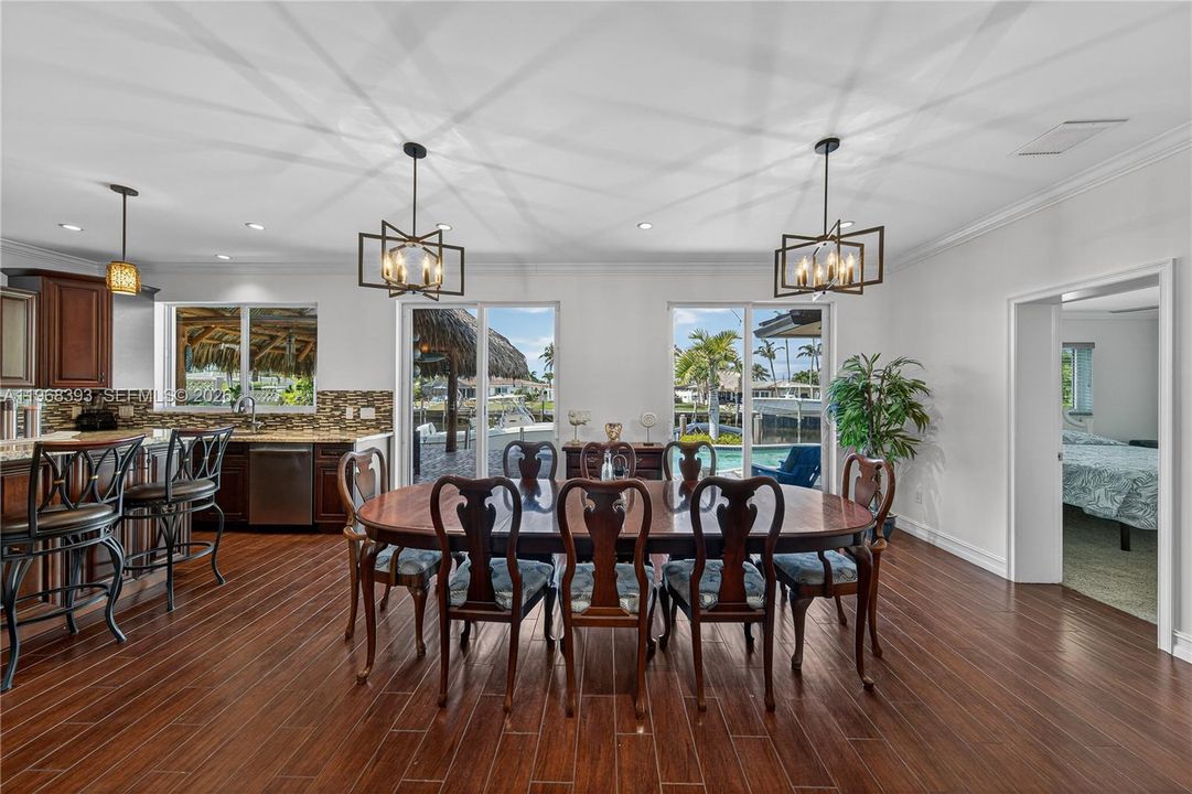 Vendido Recientemente: $1,599,999 (4 camas, 2 baños, 1975 Pies cuadrados)