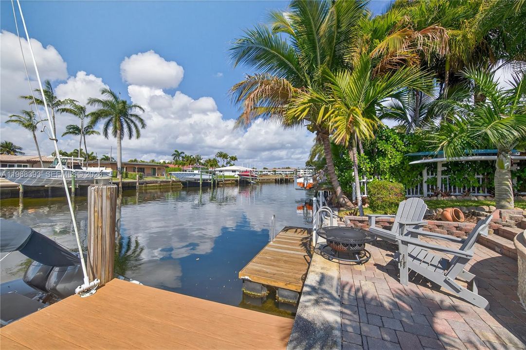 Vendido Recientemente: $1,599,999 (4 camas, 2 baños, 1975 Pies cuadrados)