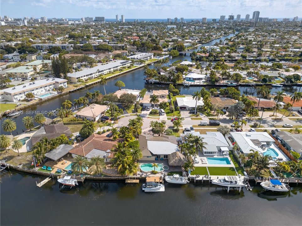 Vendido Recientemente: $1,599,999 (4 camas, 2 baños, 1975 Pies cuadrados)