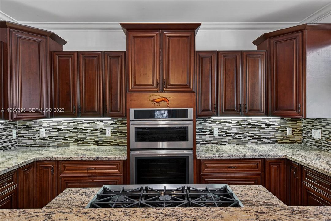 Vendido Recientemente: $1,599,999 (4 camas, 2 baños, 1975 Pies cuadrados)