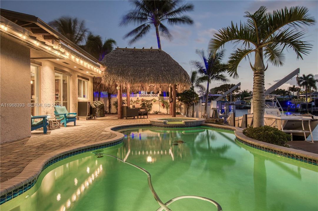Vendido Recientemente: $1,599,999 (4 camas, 2 baños, 1975 Pies cuadrados)