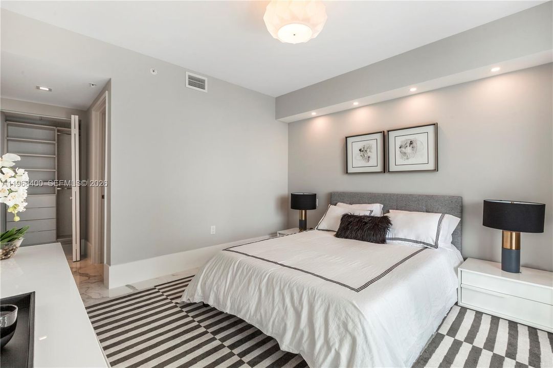 For Sale: $1,280,000 (2 beds, 3 baths, 1524 Square Feet)