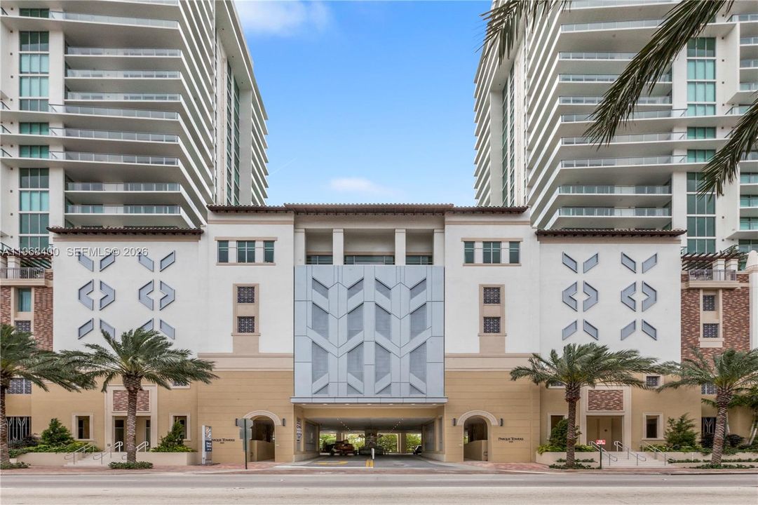 For Sale: $1,280,000 (2 beds, 3 baths, 1524 Square Feet)