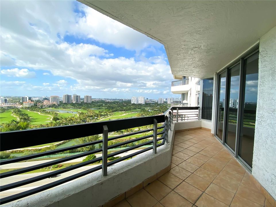 For Sale: $420,000 (2 beds, 2 baths, 1181 Square Feet)