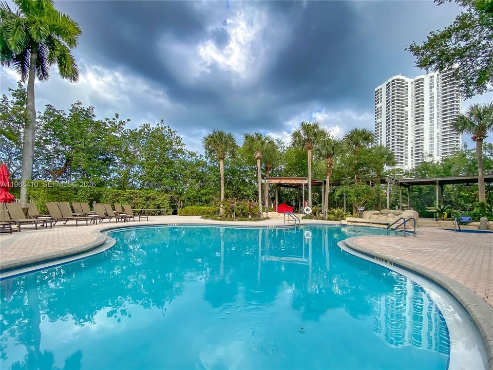 For Sale: $420,000 (2 beds, 2 baths, 1181 Square Feet)