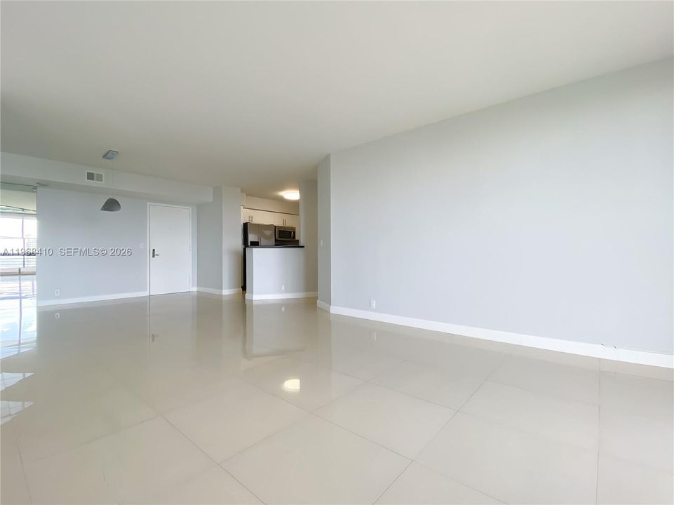 For Sale: $420,000 (2 beds, 2 baths, 1181 Square Feet)