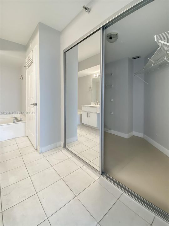 For Sale: $420,000 (2 beds, 2 baths, 1181 Square Feet)