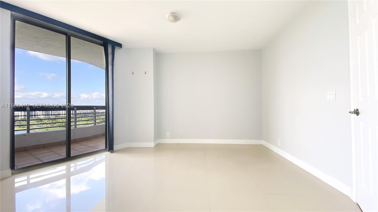 For Sale: $420,000 (2 beds, 2 baths, 1181 Square Feet)