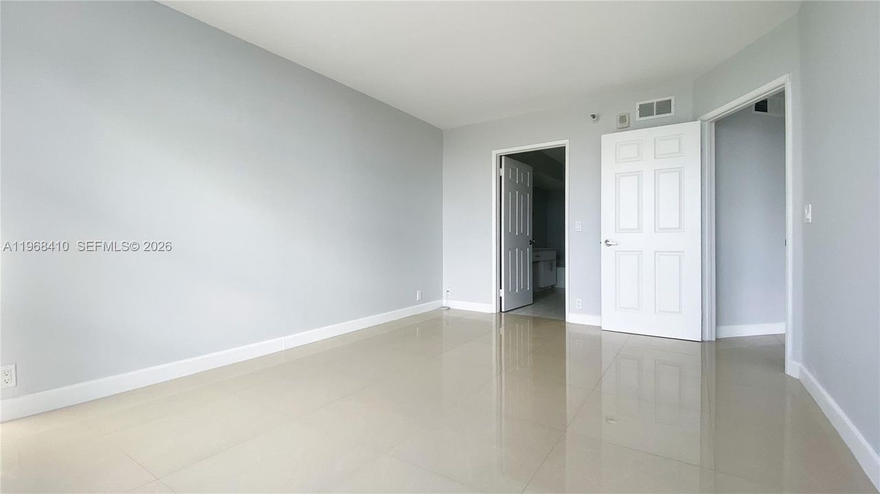 For Sale: $420,000 (2 beds, 2 baths, 1181 Square Feet)