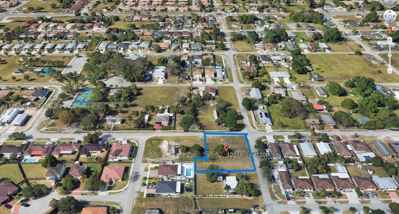 На продажу: $349,900 (0.37 acres)
