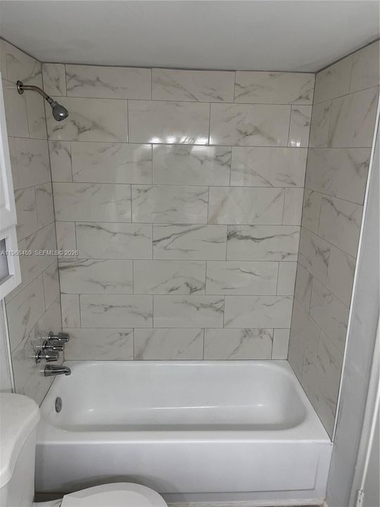 For Sale: $105,000 (1 beds, 1 baths, 928 Square Feet)