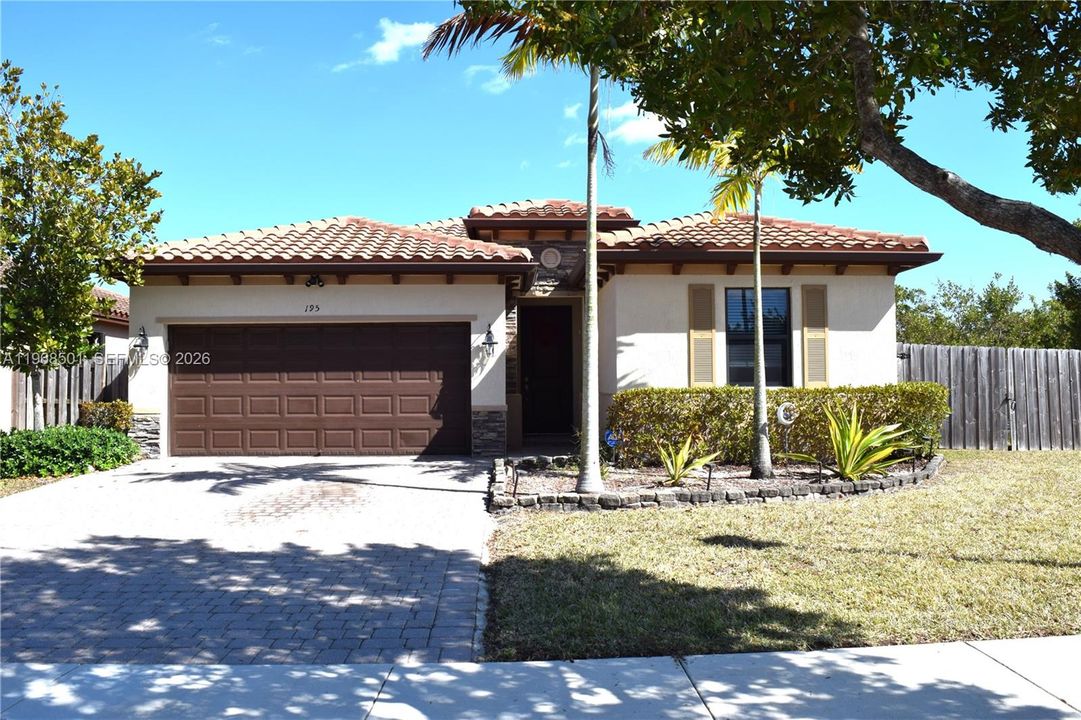 Recently Sold: $580,000 (4 beds, 3 baths, 2045 Square Feet)