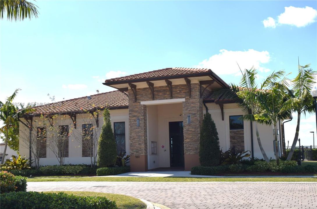 Recently Sold: $580,000 (4 beds, 3 baths, 2045 Square Feet)