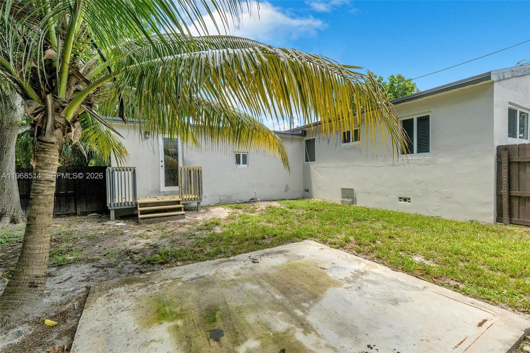 Недавно продано: $529,999 (3 спален, 3 ванн, 1497 Квадратных фут)