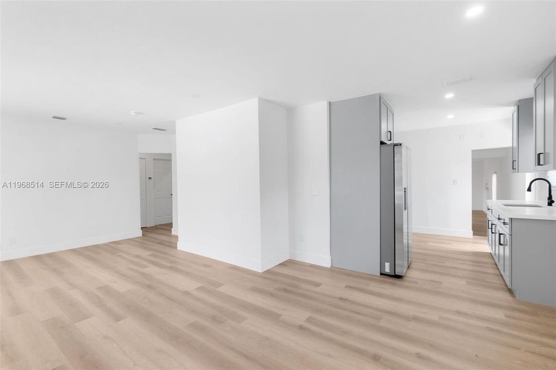 Недавно продано: $529,999 (3 спален, 3 ванн, 1497 Квадратных фут)