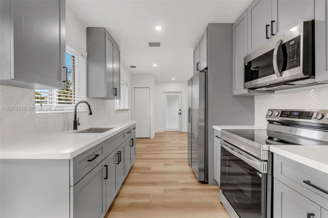 Недавно продано: $529,999 (3 спален, 3 ванн, 1497 Квадратных фут)