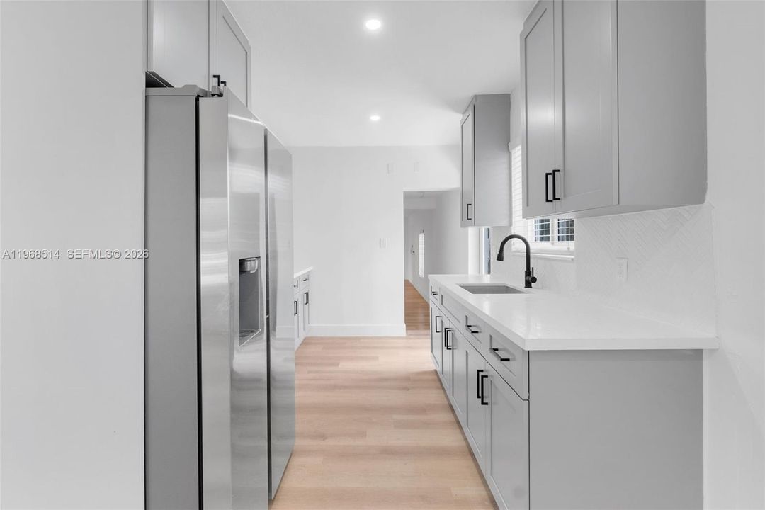 Недавно продано: $529,999 (3 спален, 3 ванн, 1497 Квадратных фут)