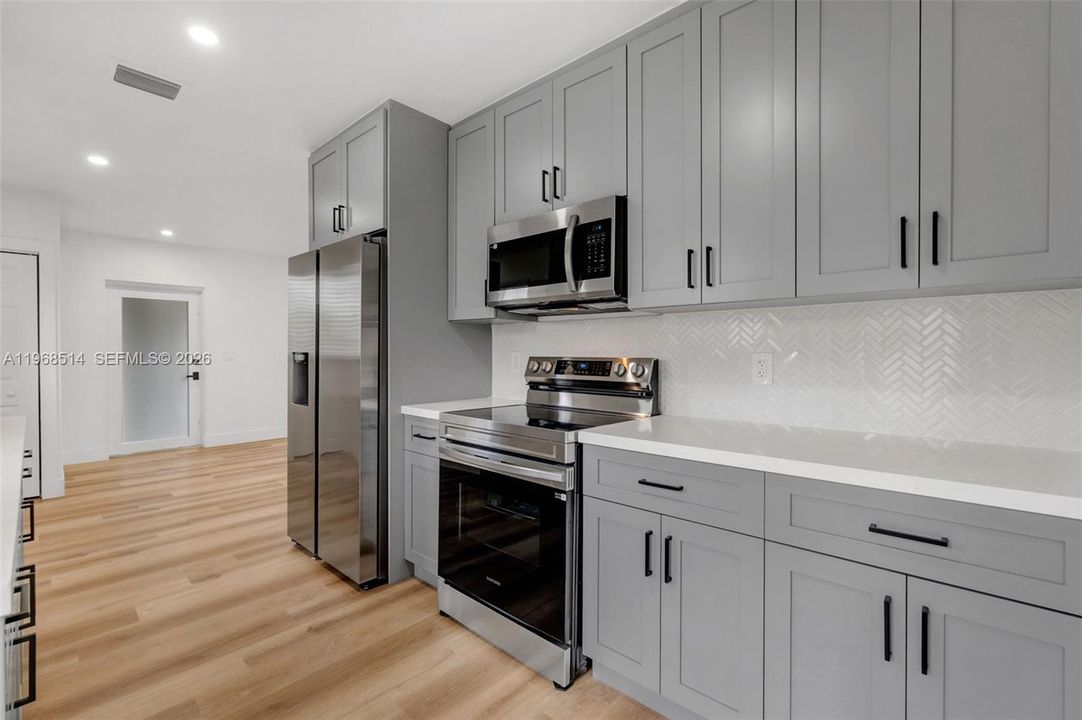 Недавно продано: $529,999 (3 спален, 3 ванн, 1497 Квадратных фут)