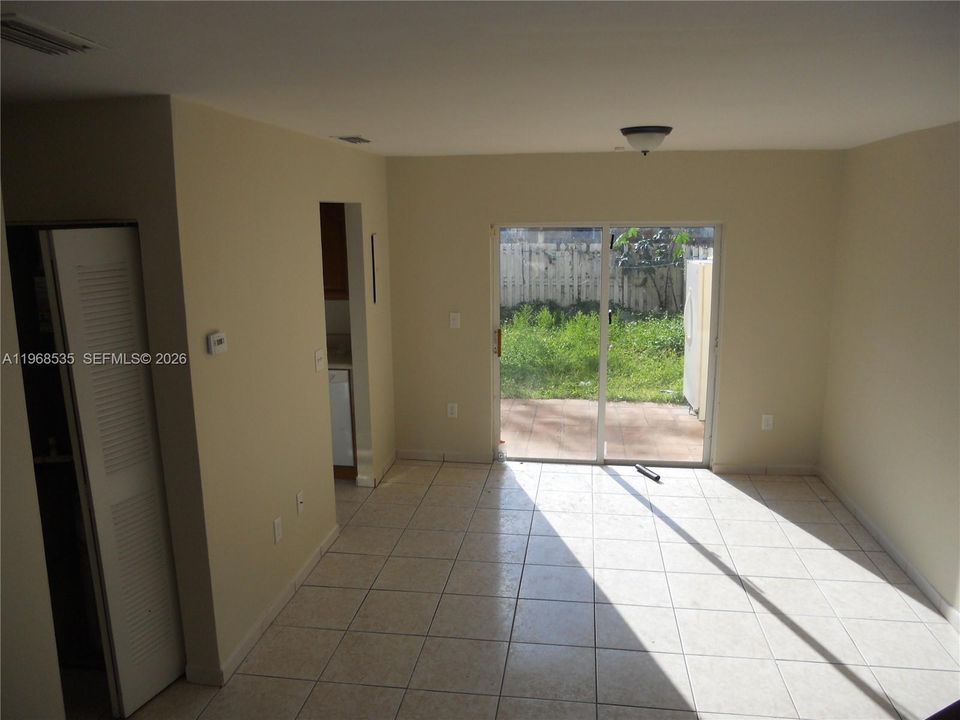 На продажу: $279,000 (3 спален, 2 ванн, 1232 Квадратных фут)