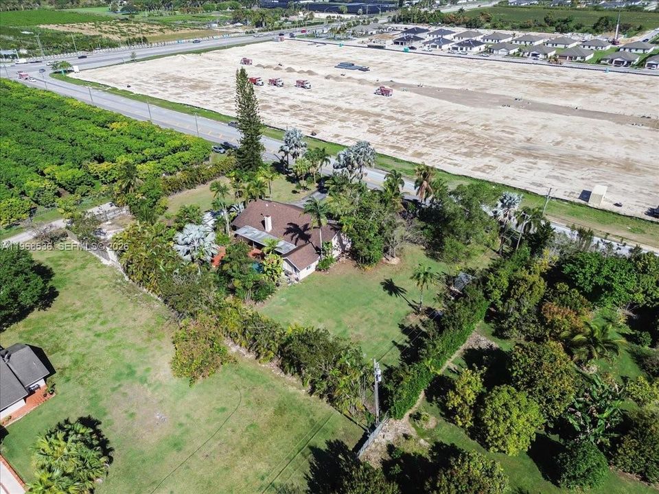 Vendido Recientemente: $925,000 (4 camas, 3 baños, 3009 Pies cuadrados)