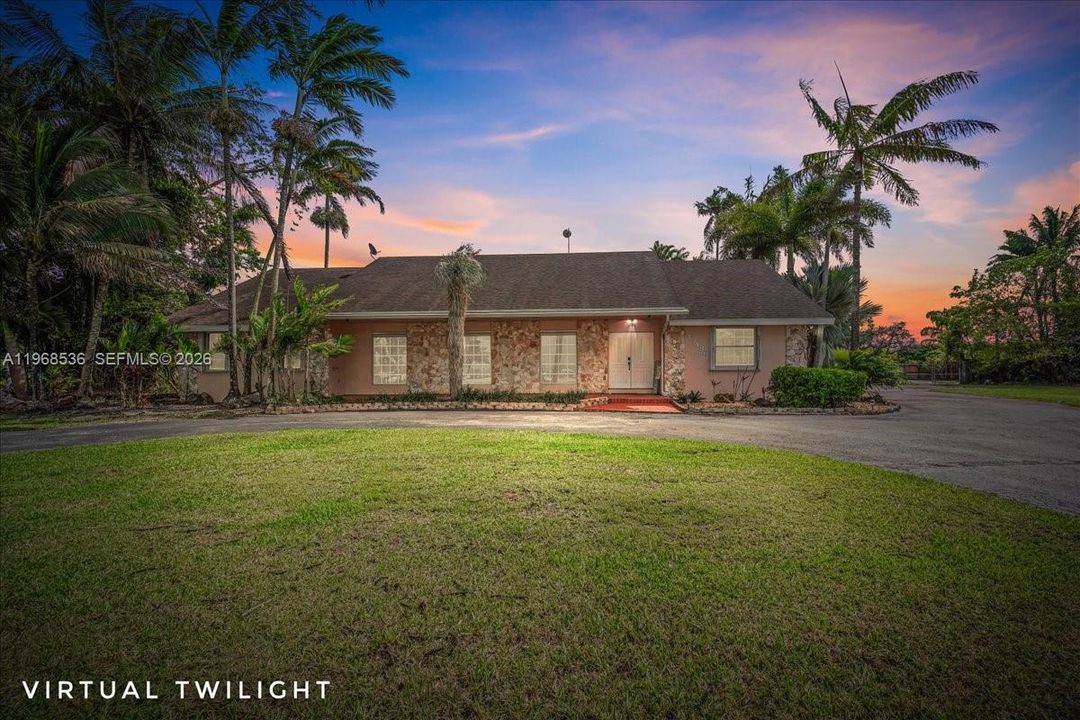 Vendido Recientemente: $925,000 (4 camas, 3 baños, 3009 Pies cuadrados)