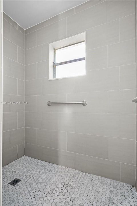 Vendido Recientemente: $925,000 (4 camas, 3 baños, 3009 Pies cuadrados)