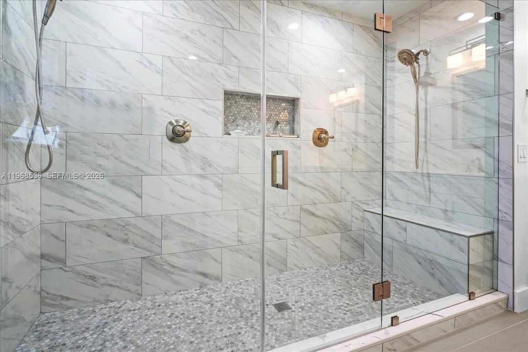 Vendido Recientemente: $925,000 (4 camas, 3 baños, 3009 Pies cuadrados)