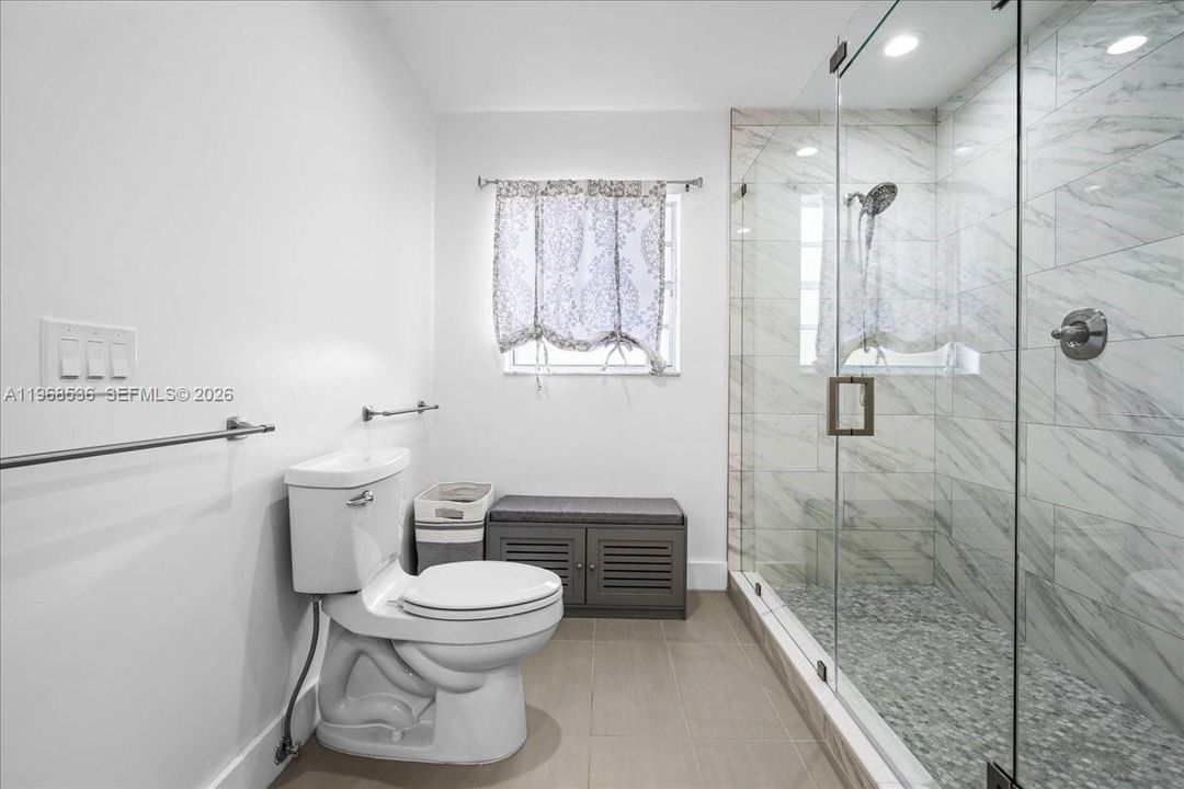 Vendido Recientemente: $925,000 (4 camas, 3 baños, 3009 Pies cuadrados)