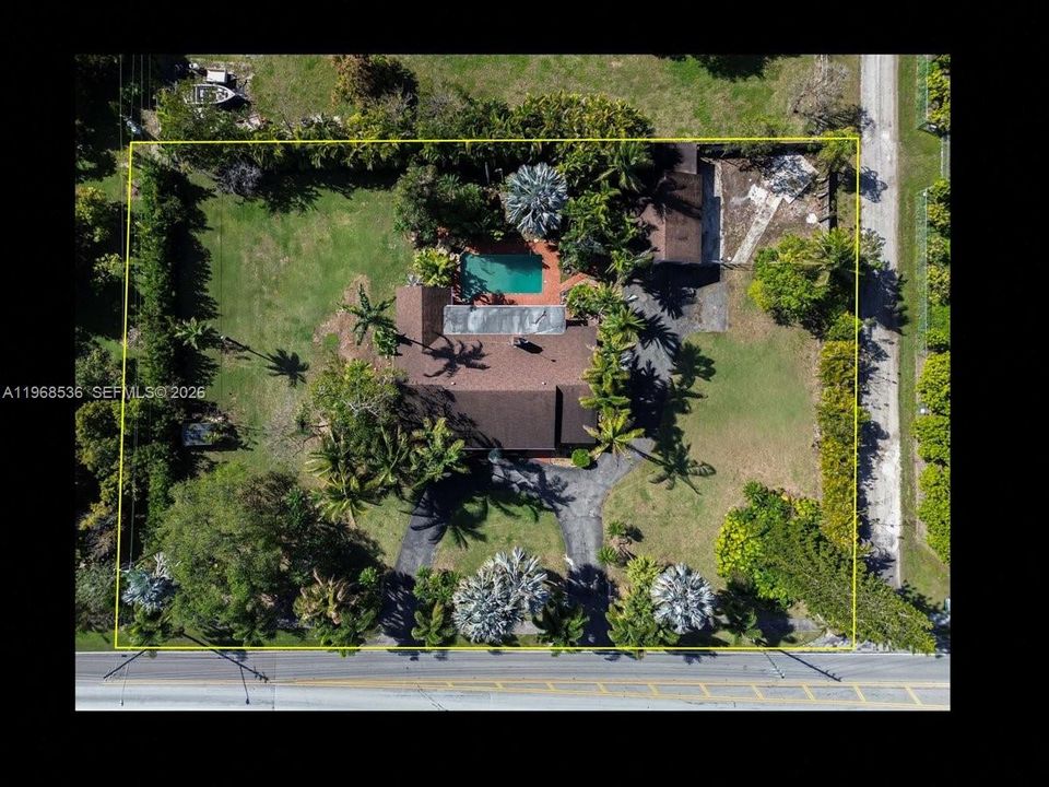 Vendido Recientemente: $925,000 (4 camas, 3 baños, 3009 Pies cuadrados)