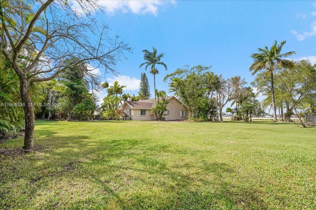 Vendido Recientemente: $925,000 (4 camas, 3 baños, 3009 Pies cuadrados)