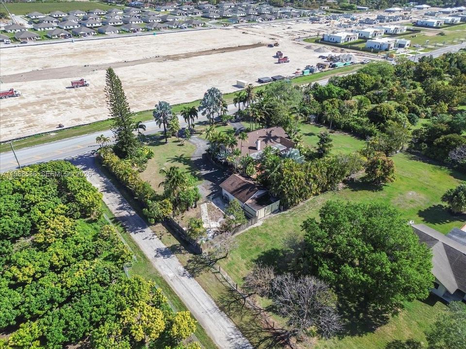 Vendido Recientemente: $925,000 (4 camas, 3 baños, 3009 Pies cuadrados)