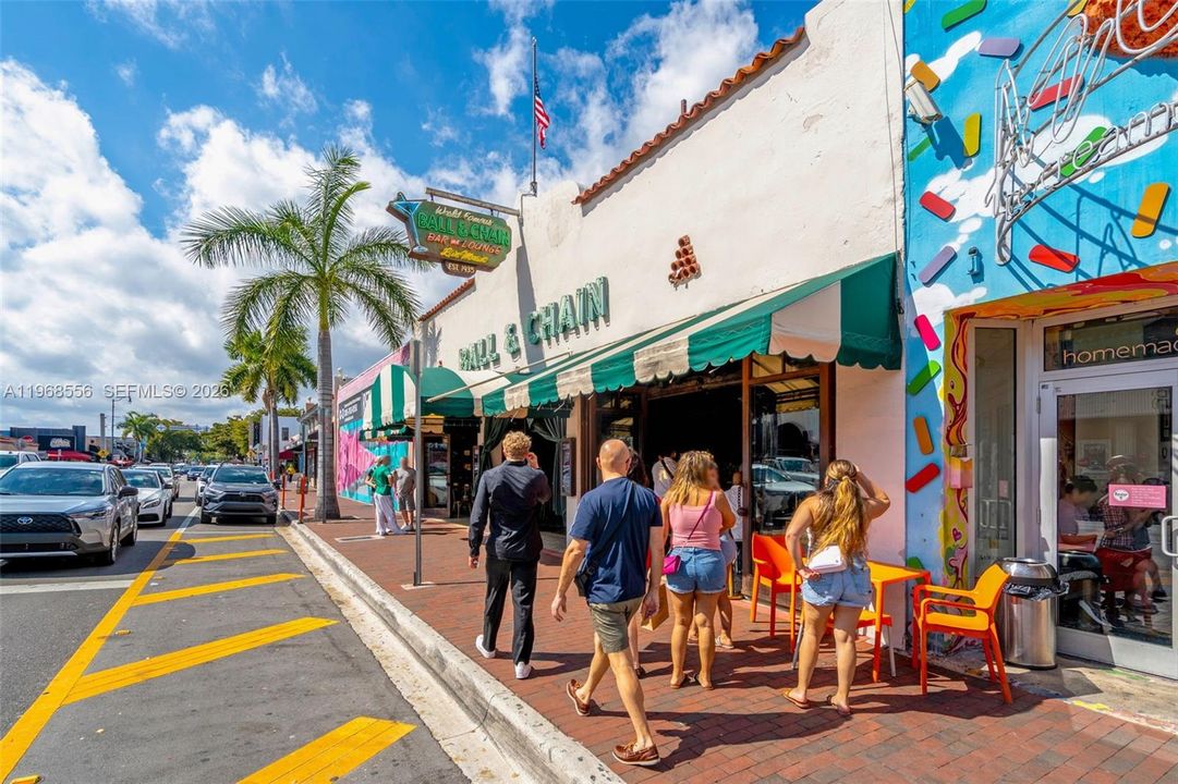 待售: $275,000 (2 贝兹, 2 浴室, 882 平方英尺)