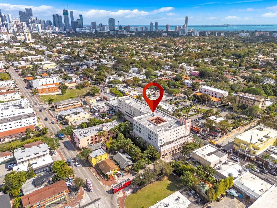 待售: $275,000 (2 贝兹, 2 浴室, 882 平方英尺)