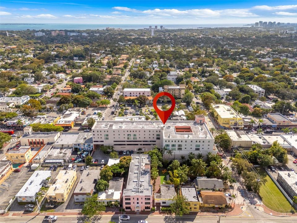 待售: $275,000 (2 贝兹, 2 浴室, 882 平方英尺)