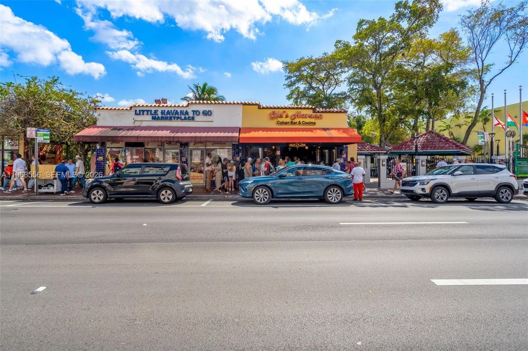 待售: $275,000 (2 贝兹, 2 浴室, 882 平方英尺)