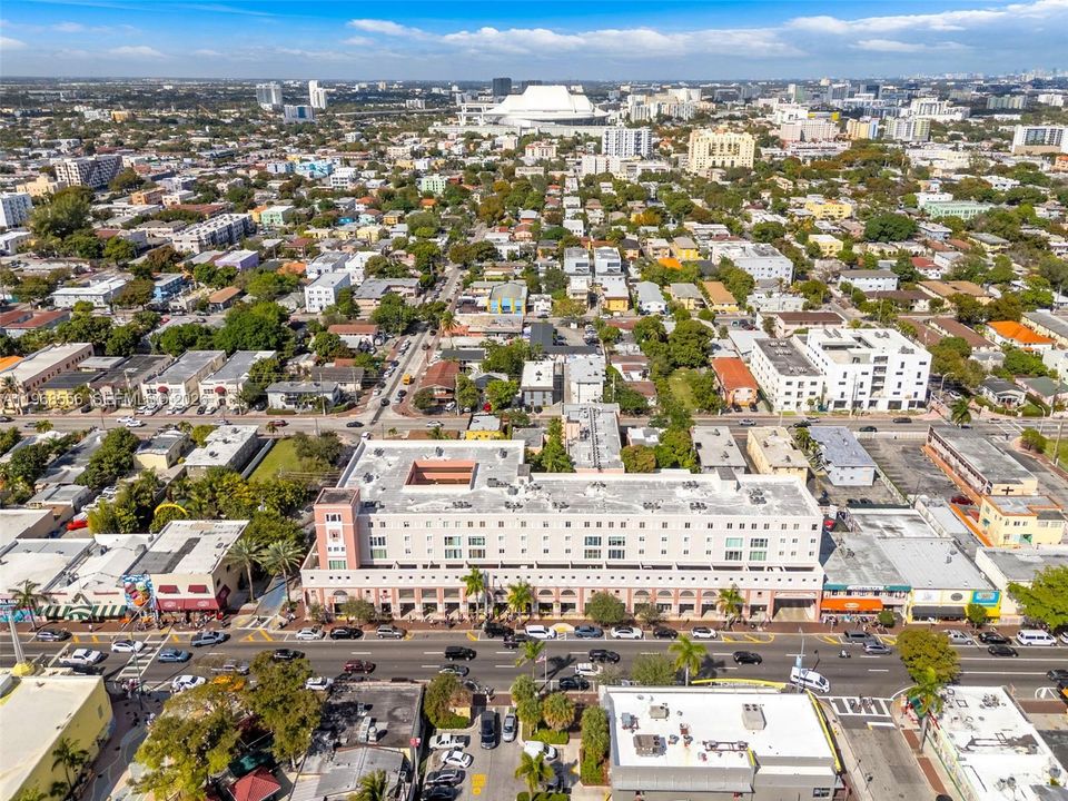 待售: $275,000 (2 贝兹, 2 浴室, 882 平方英尺)