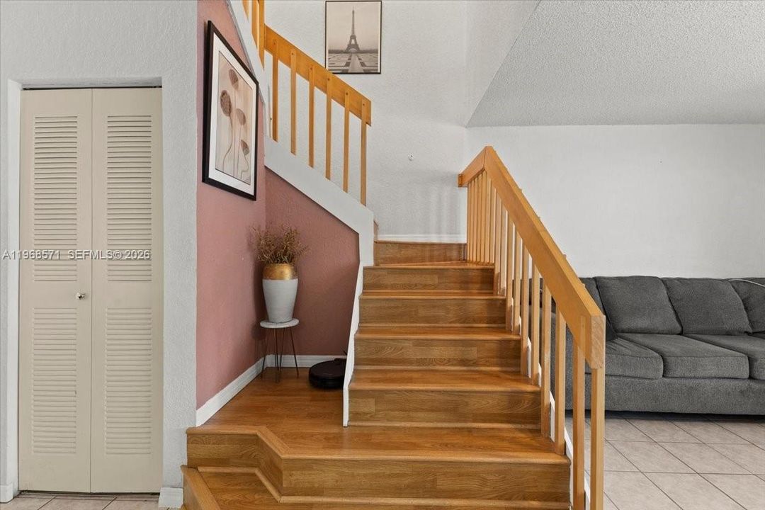 For Sale: $250,000 (2 beds, 2 baths, 1128 Square Feet)