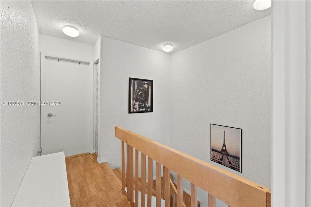 For Sale: $250,000 (2 beds, 2 baths, 1128 Square Feet)