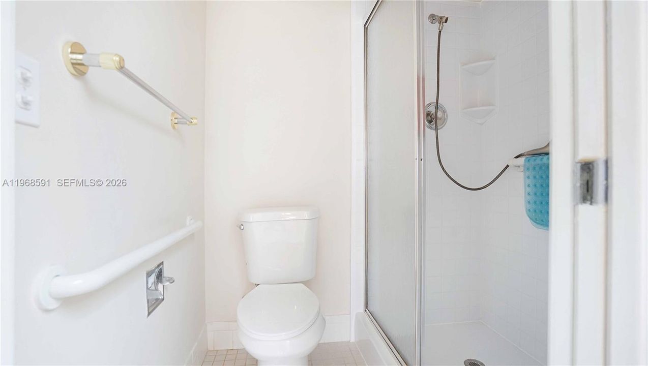 En Venta: $179,000 (2 camas, 2 baños, 1082 Pies cuadrados)